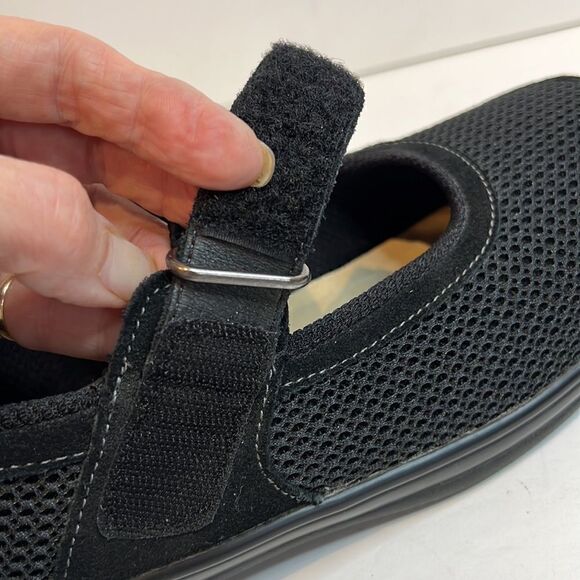 Naot Women’s Suede /Fabric Mesh Mary Jane Shoes Size 11 Wide - Picture 11 of 14